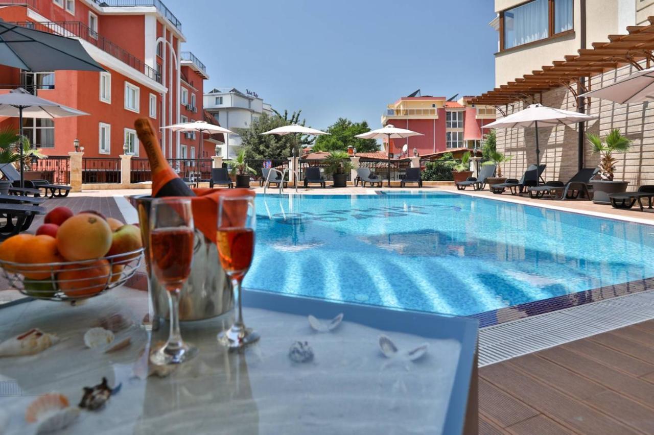 Vip Club Dolphin Coast Aparthotel Sunny Beach Exterior photo