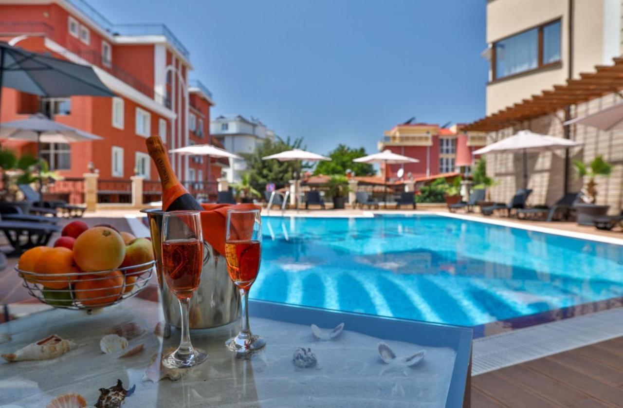 Vip Club Dolphin Coast Aparthotel Sunny Beach Exterior photo